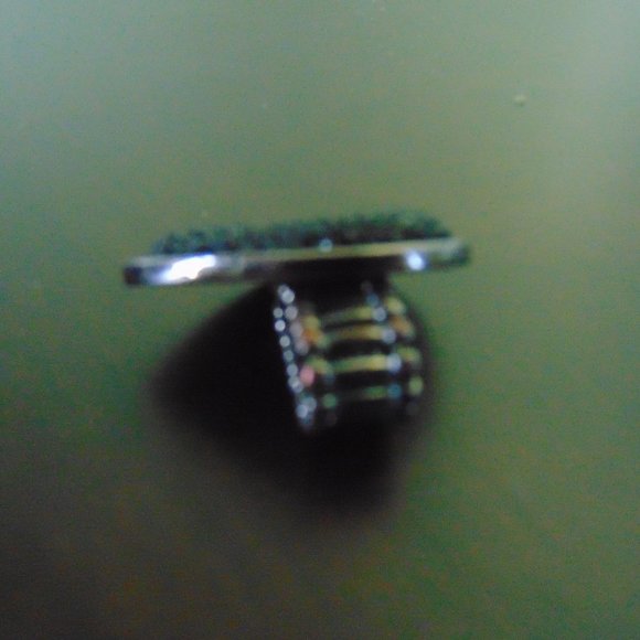 Costume Jewelry- heart ring-black - Picture 4 of 12